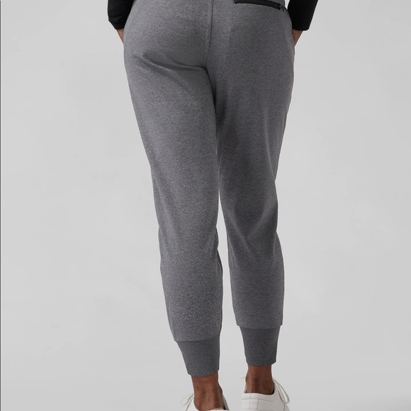 Athleta Venice Jogger- gray- like new , womens large - Picture 2 of 7